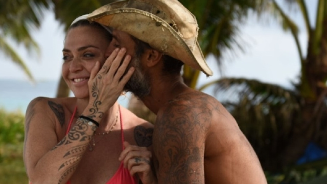 Raz Degan e Paola Barale protagonisti dei social dopo l'Isola dei famosi
