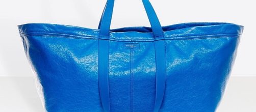 Balenciaga copia la bolsa de Ikea y la pone a la venta por 1.700 euros - lavozdegalicia.es