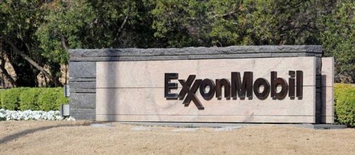 Exxon Mobil Sees $25 Billion In Capex, Backs Dividend ... - investors.com