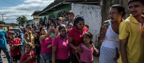 Venezuela firm&oacute; pacto Internacional de derechos civiles. Fotograf&iacute;a: Fila para conseguir comida en Cumana, Venezuela. Cortes&iacute;a ONU.