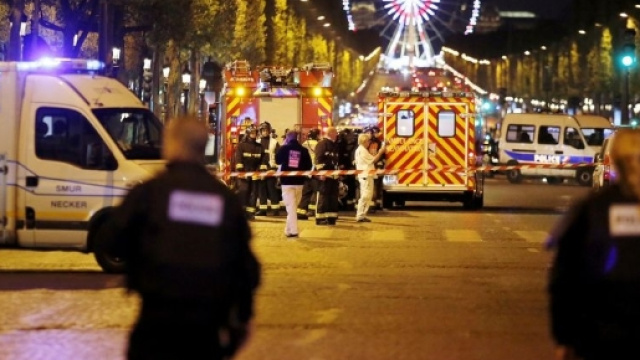 Attentat sur les Champs-&Eacute;lys&eacute;es : ce que l'on sait - Lib&eacute;ration - liberation.fr