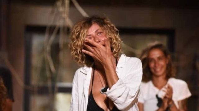 Samantha De Grenet, Eva Grimaldi e Malena la Pugliese in lacrime ... - oggi.it