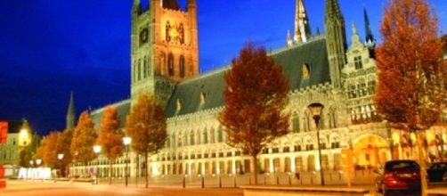 Cloth Hall en el centro de la ciudad