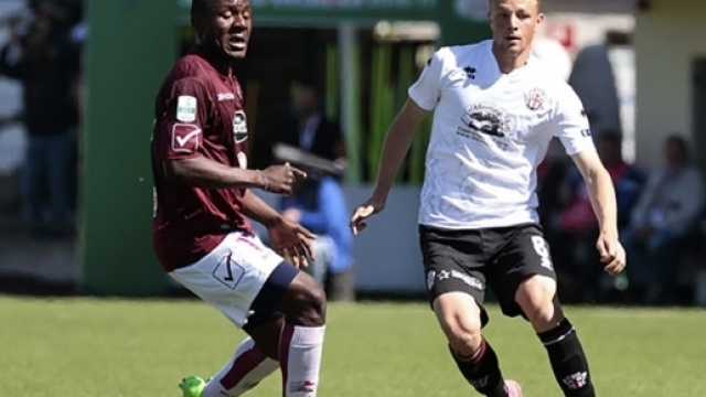 Un'immagine dell'incontro Pro Vercelli - Salernitana.
