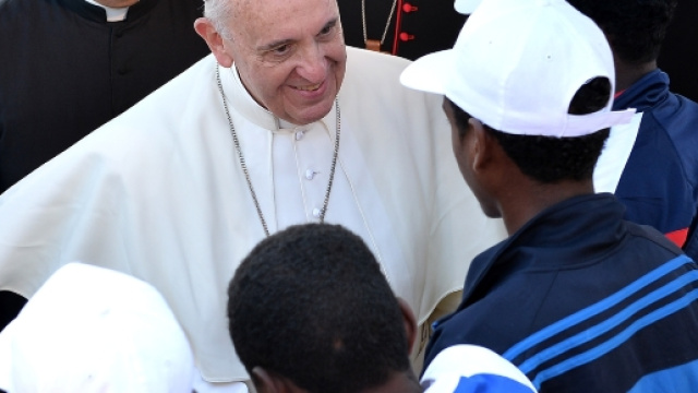 Papa Francesco tra i migranti a Lampedusa