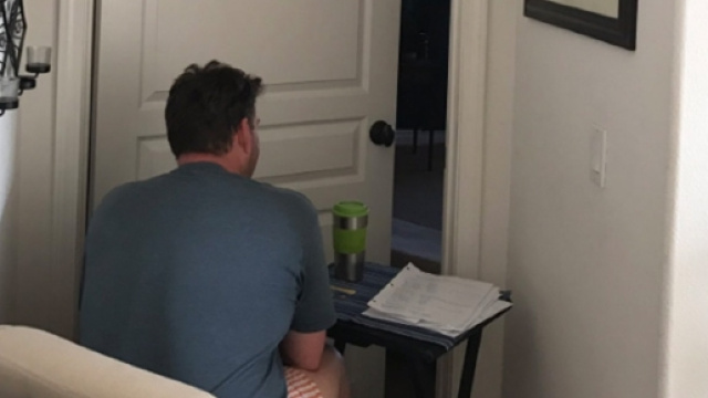 Usa, ecco come Jon sta accanto alla moglie malata di cancro