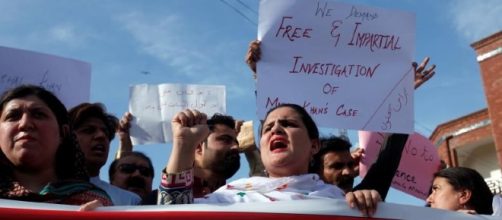Agitating against the death of Mashal Khan https://www.kualalumpurpost.net/pakistan-student-beaten-to-death-for-blasphemy-following-university-debate/