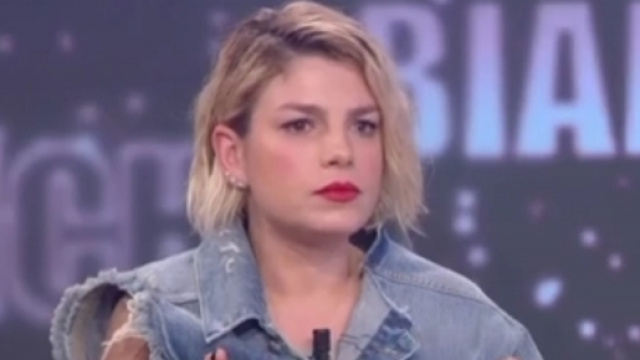 Gossip, Emma Marrone imbarazzata in tv: cosa &egrave; successo?