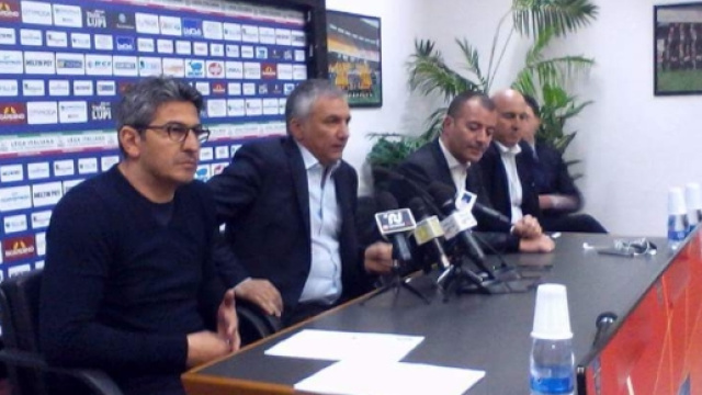 Il Lecce sta per esonerare Padalino.