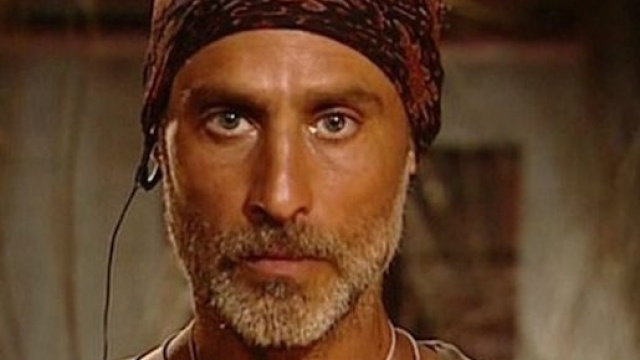 La verit&agrave; sulla bandana di Raz Degan, ecco perch&eacute; la indossa sempre