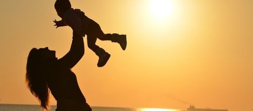 Mother and Child/ Photo by VaniaRaposo, Pixabay