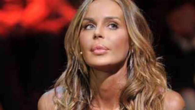 Nina Moric a Domenica Live contro Fabrizio Corona.