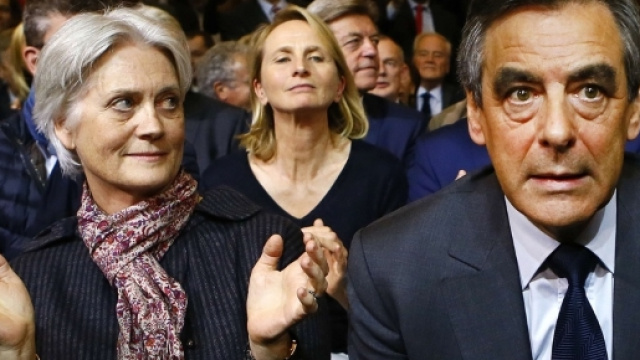 Penelope et Francois Fillon foule
