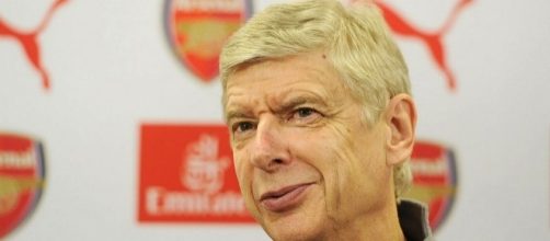 Arsene Wenger answers journalists' questions.
