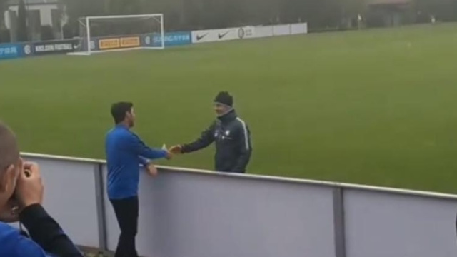 Fresi saluta Pioli (foto Facebook/Javier Zanetti 4 Il Capitano)