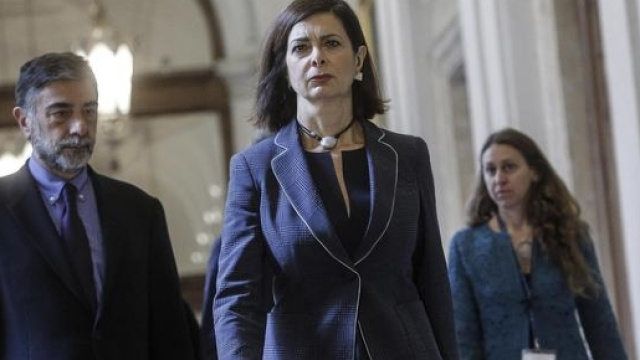 Laura Boldrini scrive a Mark Zuckerberg per la rimozione delle pagine vergognose da Facebook