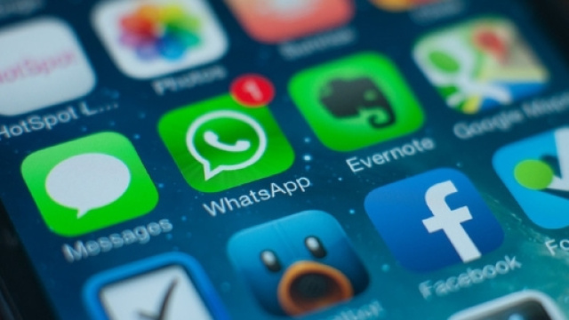 WhatsApp: nuovo virus-truffa 'aggiornamento', facciamo attenzione