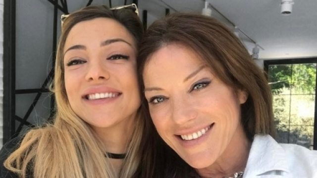 Soleil Sorge con la mamma: due gocce d'acqua