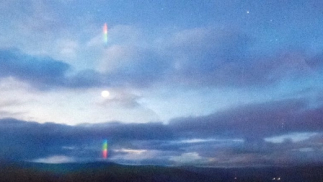 Sopra la misteriosa sfera luminosa fotografata a Hessdalen (Norvegia).