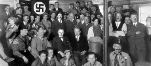 Hitler era judeu? A su&aacute;stica era um s&iacute;mbolo do mal? Confira essas e outras mentiras sobre o nazismo