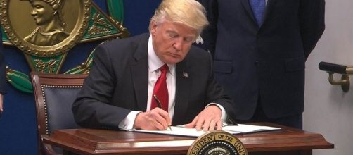 Trump Signs Order Suspending Admission of Syrian Refugees - NBC News - nbcnews.com