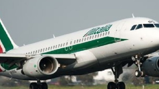 Alitalia, in fase di atterraggio o decollo?