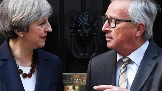 Brexit, Juncker molto pessimista dopo la cena con May: &ldquo;Vive in un ... - lastampa.it