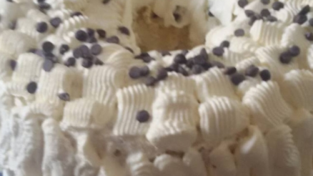 Chiffon cake arancia e gocce di cioccolato