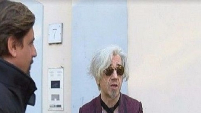 Il momento della consegna del tapiro d'oro