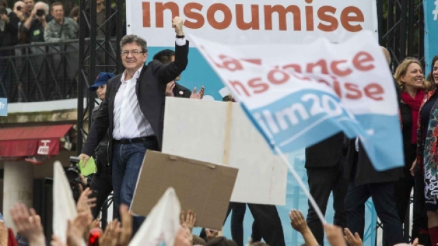 Jean-Luc M&eacute;lenchon durante un comizio.