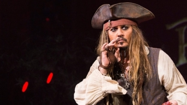 Johnny Depp surprises D23 Expo as he appears in character as Jack ... - news-entertainment.net