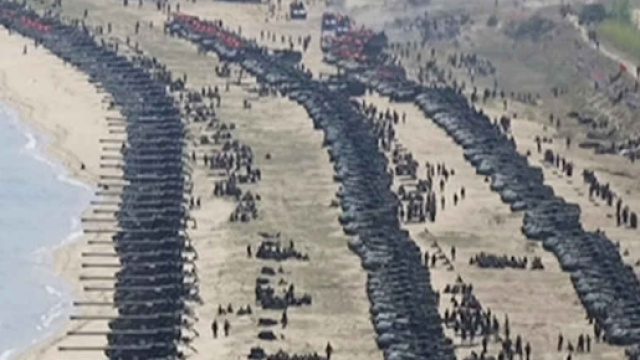 Le foto dell'esercitazione militare voluta da Kim Jung-un