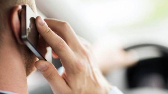 L'uso massiccio del cellulare aumenta il rischio di tumori al cervello