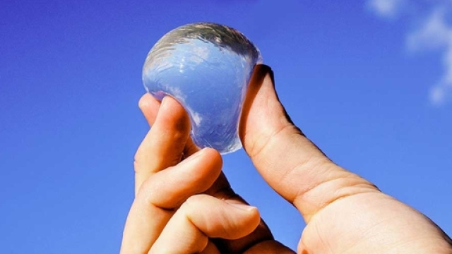 Ooho balls, ora l'acqua si pu&ograve; mangiare | LifeGate - lifegate.it