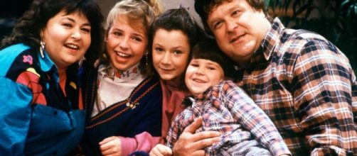 The Cast of 'Roseanne' Reunites on 'The Talk' - ABC News - go.com