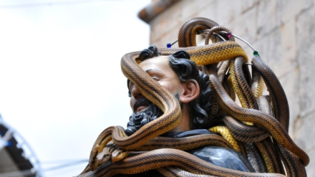 Il 'rito dei Serpari' di Cocullo durante la Festa di San Domenico