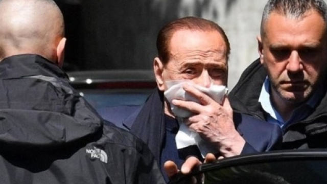 Incidente e ricovero in ospedale per Silvio Berlusconi