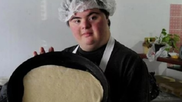 Mateo Kawaguchi, 22enne con sindrome di Down, parteciper&agrave; al Campionato Mondiale della Pizza
