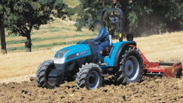 Truffa online per la vendita di un trattore.