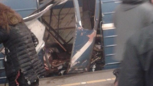 Attentato San Pietroburgo: esplosioni nella metro, vagone ... - blitzquotidiano.it
