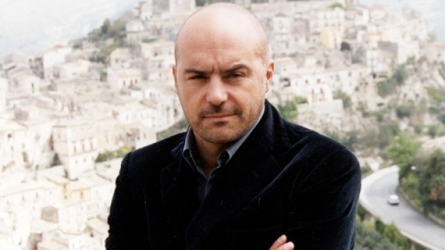 replica il commissario Montalbano- donnamoderna.com