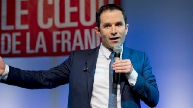 Revenu universel : &agrave; quoi ressemble r&eacute;ellement la mesure de Beno&icirc;t