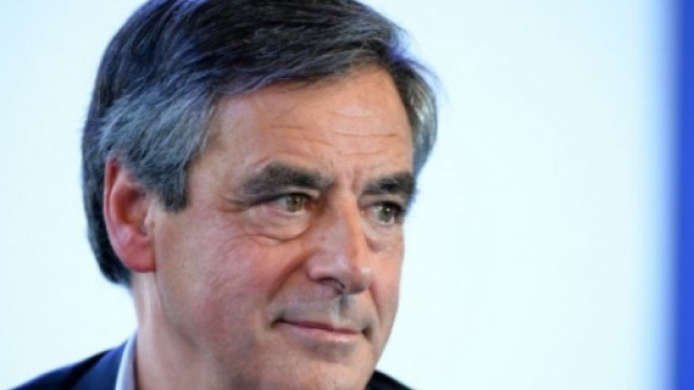 Un Fran&ccedil;ois Fillon s&ucirc;r de lui car il estime, comme de Gaulle, que "les Fran&ccedil;ais sont des veaux sous la m&egrave;re"