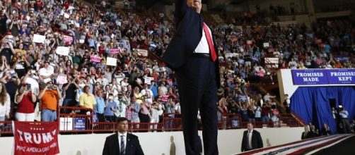 Trump at war with reporters again at Harrisburg rally | Daily Mail ... - dailymail.co.uk