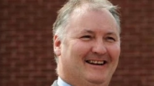 Ian Paterson il medico britannico che operava pazienti sani