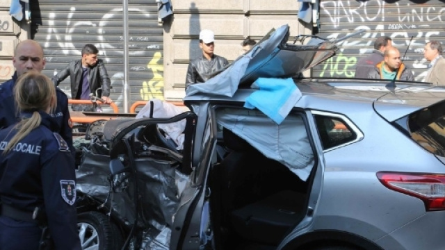 La Nissan Quashquai della vittima completamente distrutta