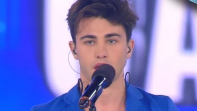 Riccardo Marcuzzo ha offeso i giudici di Amici