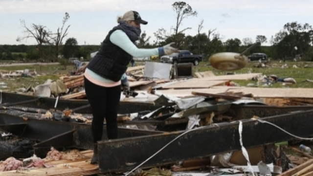 Texas: forti tornado si sono abbattuti nella parte orientale dello stato americano. Devastazione e 9 morti accertati.