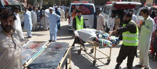 20 devotees killed by Pak Sufi shrine custodians with knives ... - hindustantimes.com