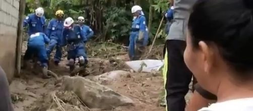 Grupo de rescatistas colombianos en Mocoa